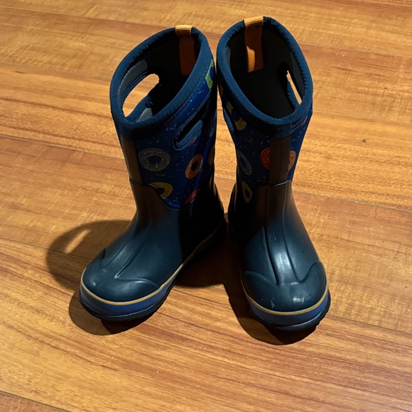 Bogs Kids Blue and Black Donut Snow Boots - Picture 1 of 8